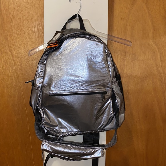 🔘NWT RBX Metallic Silver 2 in 1 Backpack - Picture 16 of 16